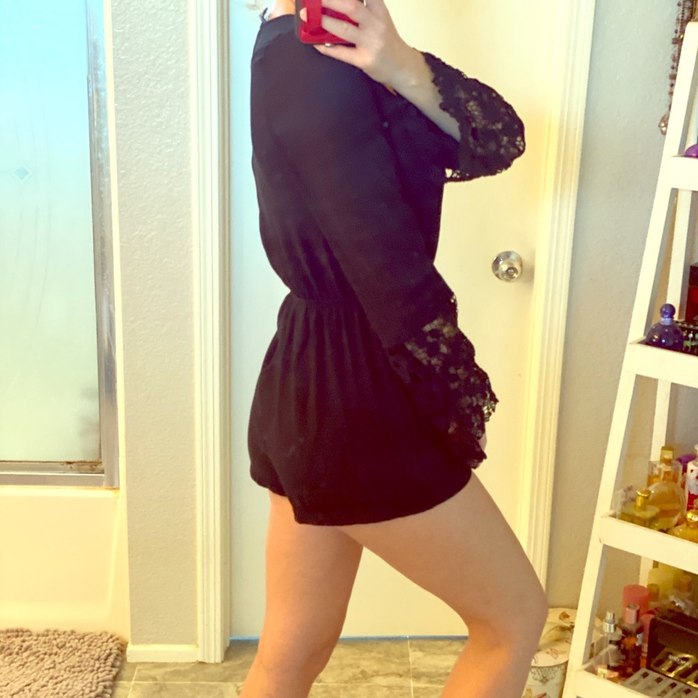 💕CRAZY CUTE BLACK ROMPER💕 - Picture 4 of 9